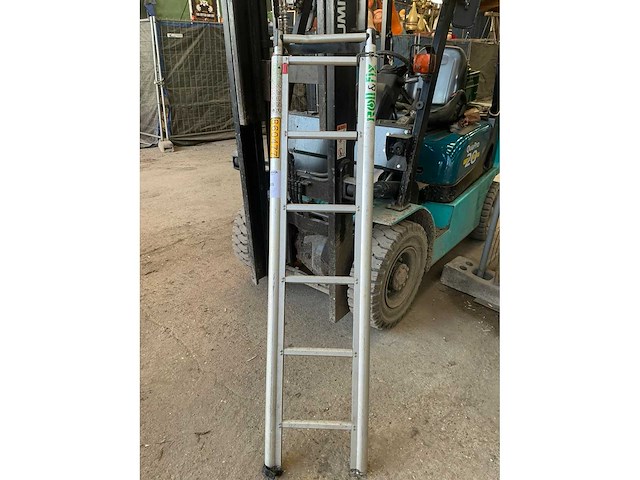 Roll & fix ladder voor bestelwagen - afbeelding 6 van  6