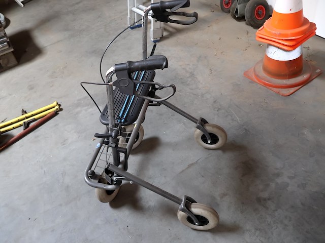 Rollator - afbeelding 1 van  4