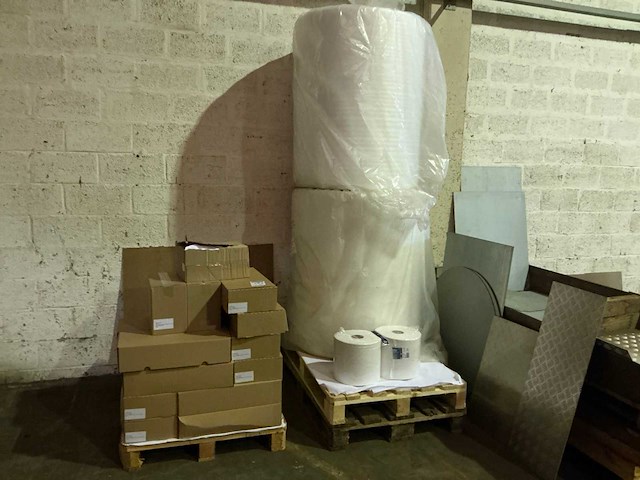 Rollen beschermende inpakfolie (2x) - afbeelding 1 van  4