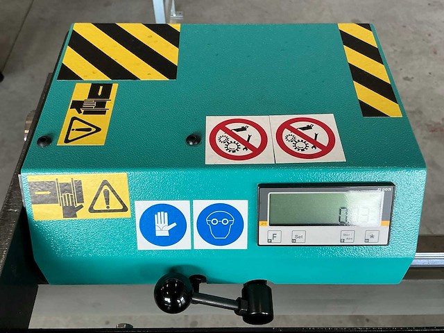 Rollenbaan met digitale meetlat en afstandshouder - afbeelding 3 van  5