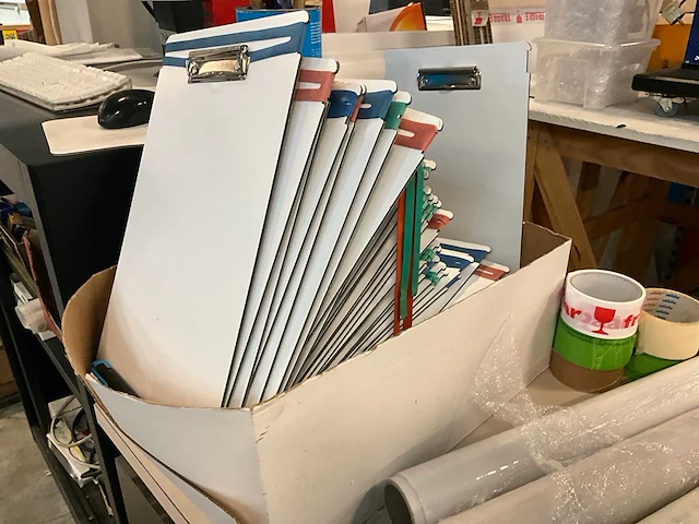 Rolluikkast en bureautafel - afbeelding 3 van  17