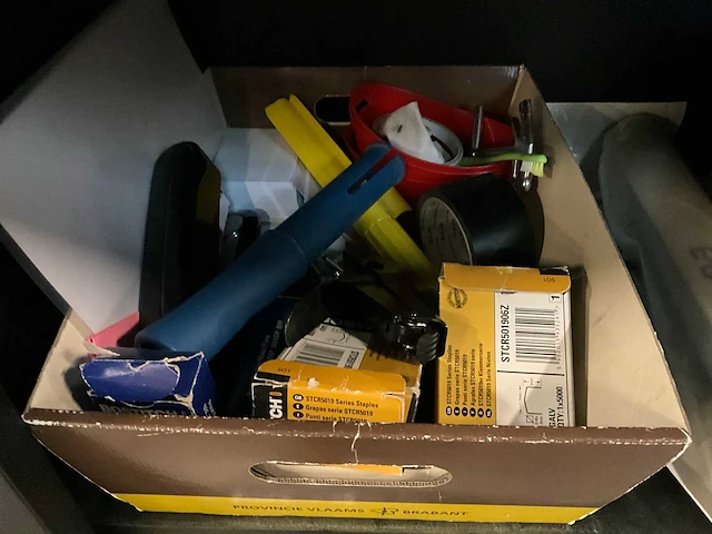Rolluikkast en bureautafel - afbeelding 16 van  17