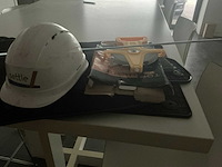 Rolmeter en 1 veiligheidshelm - afbeelding 2 van  2