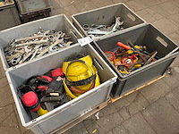 Rolmeters, niveaus, oorbeschermers en ring/steeksleutels - afbeelding 6 van  6