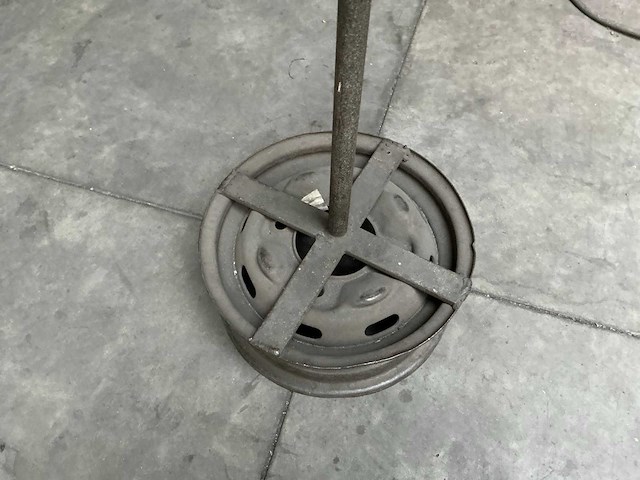 Rolstatief op voet - afbeelding 3 van  3