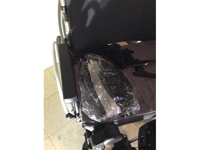 Rolstoel vr zwaar persoon ( ongebruikt ) - afbeelding 2 van  5