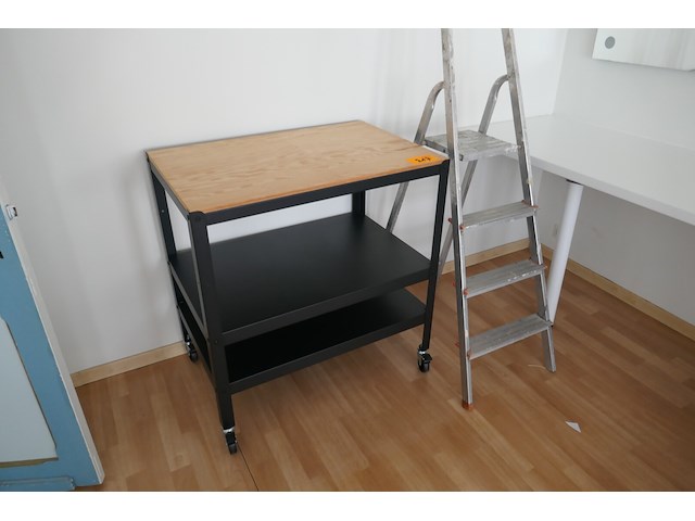 Roltafel + trapladder - afbeelding 1 van  3