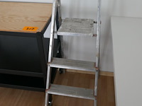 Roltafel + trapladder - afbeelding 3 van  3