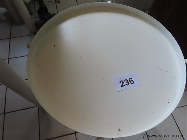 Rond metalen bijzettafeltje - afbeelding 2 van  3