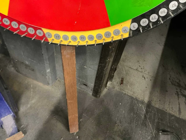 Ronddraaiende kinderattractie - afbeelding 3 van  4