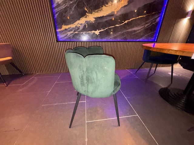 Ronde bistro eettafel en 4 designstoelen - afbeelding 4 van  5