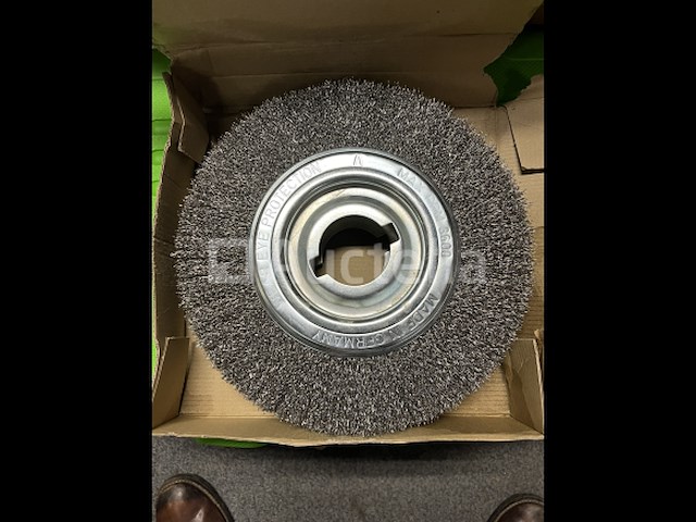 Ronde borstel staaldraad gegolfd 250x60mm - afbeelding 1 van  3