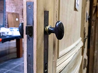 Ronde deur van rotonde kasteel - afbeelding 2 van  2