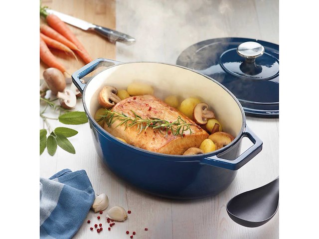 Ronde gietijzeren ovenschaal - blauw - brandt - afbeelding 6 van  7