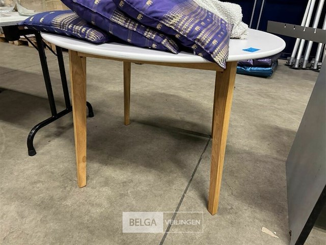 Ronde houten tafel - afbeelding 1 van  3