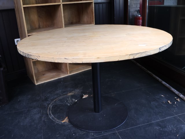 Ronde houten tafel - afbeelding 1 van  6