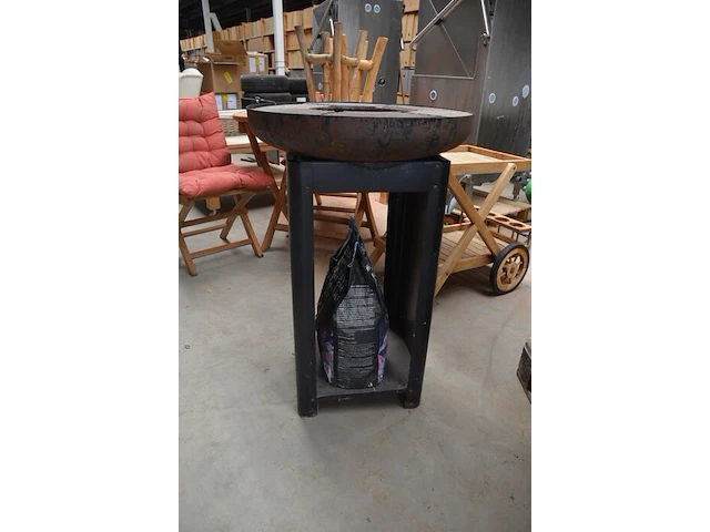Ronde houtskool barbecue op zware voet ai.e - afbeelding 4 van  8