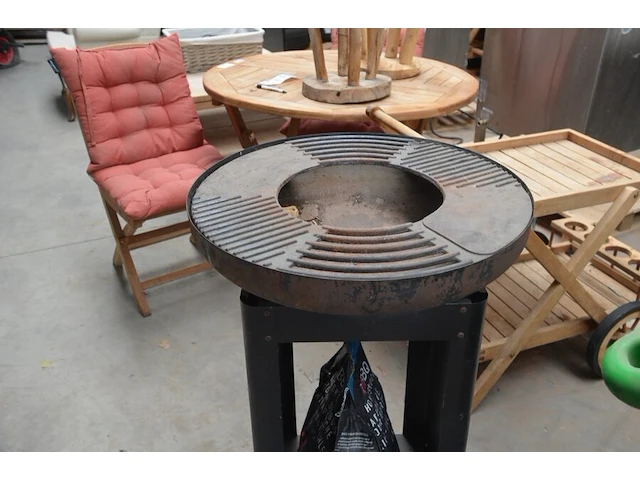 Ronde houtskool barbecue op zware voet ai.e - afbeelding 6 van  8