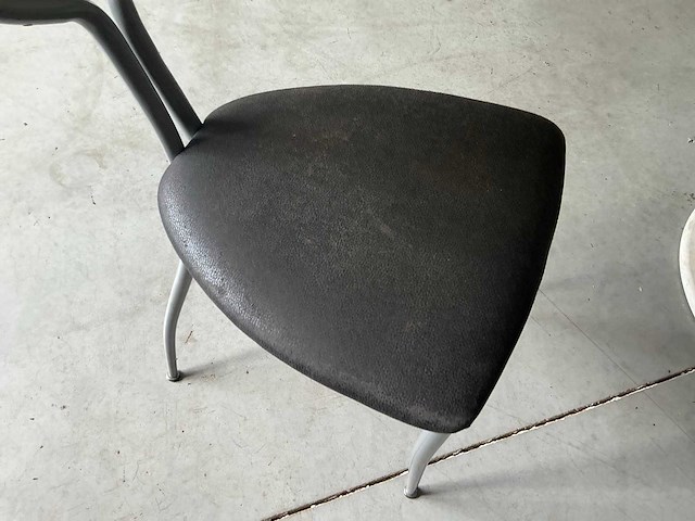 Ronde kantinetafel met 4 stoelen - afbeelding 7 van  8