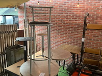 Ronde statafel + barstoelen (2x) - afbeelding 2 van  2