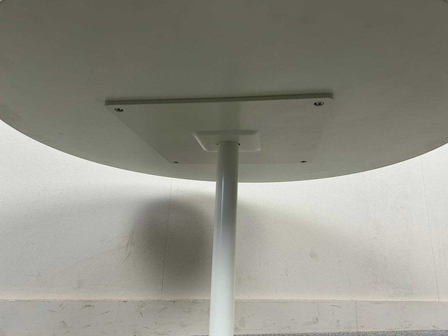 Ronde tafel - table - afbeelding 4 van  4