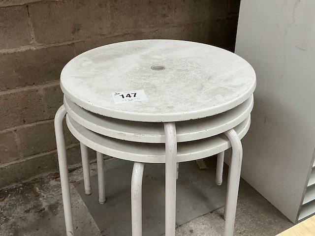 Ronde tafel (3x) - afbeelding 2 van  3