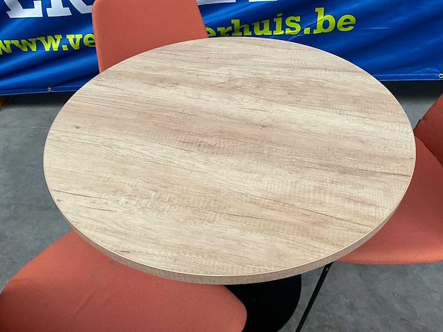 Ronde tafel met 3 inclass stoelen - afbeelding 2 van  6