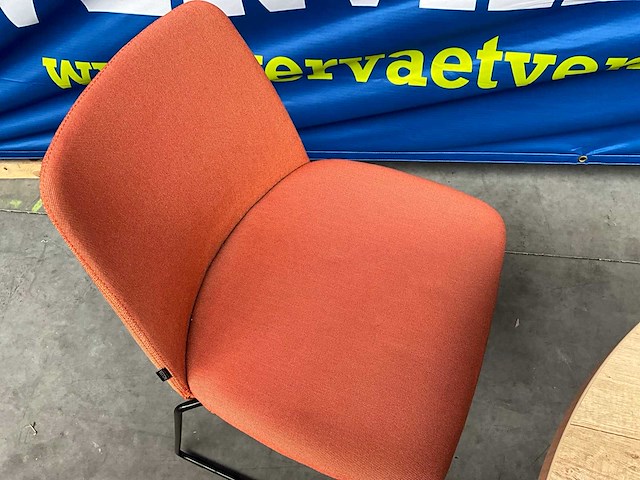 Ronde tafel met 3 inclass stoelen - afbeelding 6 van  6