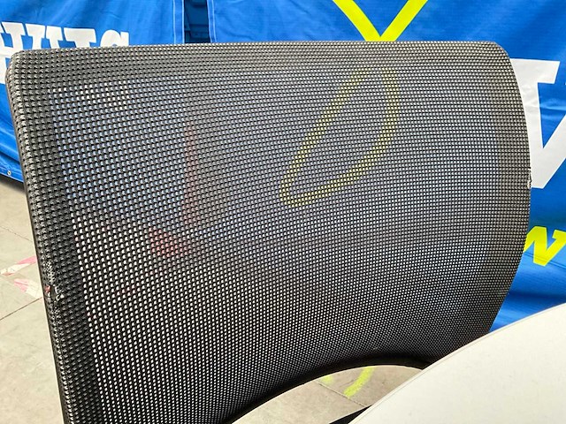 Ronde tafel met 3 stoelen - afbeelding 5 van  6