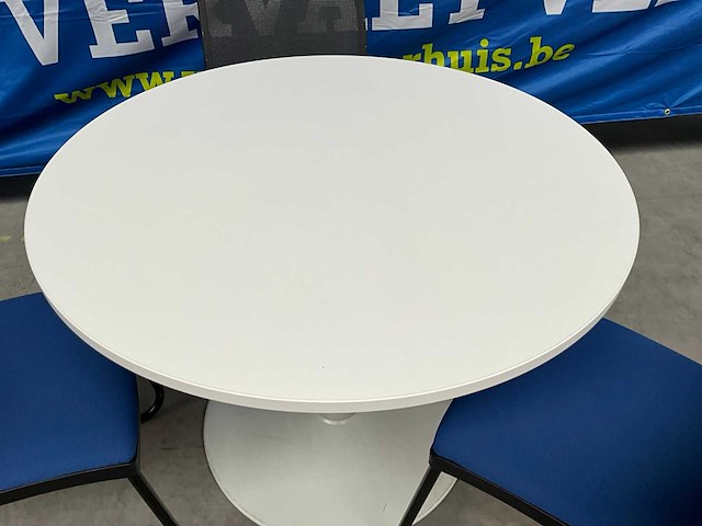 Ronde tafel met 3 stoelen - afbeelding 2 van  7