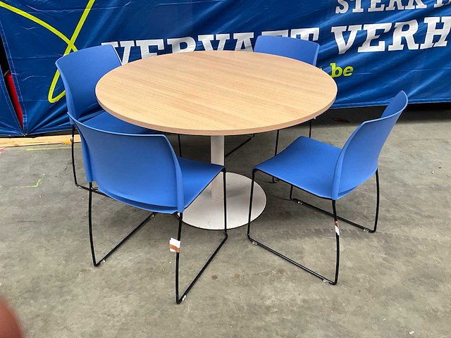 Ronde tafel met 4 allsteel stoelen - afbeelding 1 van  6