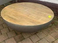 Ronde tafel met houten blad