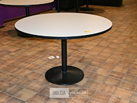 Ronde tafel op 1 poot - afbeelding 1 van  4