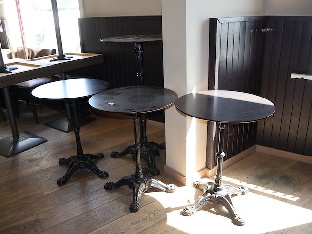 Ronde tafel (x4) - afbeelding 1 van  8