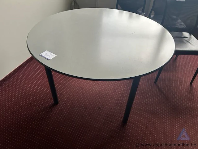Ronde tafel - afbeelding 1 van  1