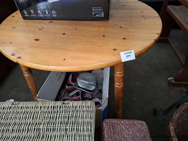 Ronde tafel - afbeelding 1 van  1
