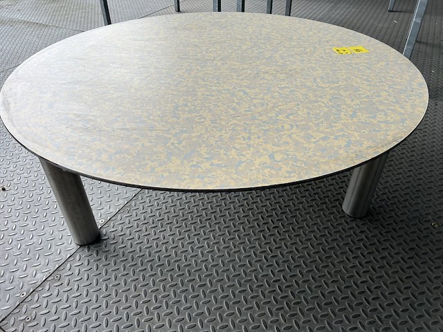 Ronde tafel - afbeelding 1 van  3