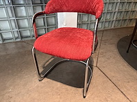 Ronde vintage eettafel met 4 designstoelen - afbeelding 3 van  5