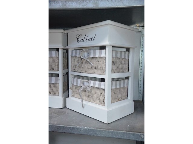 Ronde wandklok, 2 wit houten rekjes met rieten mandjes - afbeelding 6 van  6