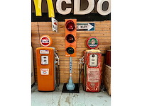 Rood licht hersteld in golfkleuren - diverse lichtapparatuur