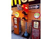 Rood licht hersteld in golfkleuren - diverse lichtapparatuur - afbeelding 10 van  11