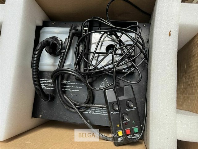 Rookmachine showtec + 2 bussen vulling - afbeelding 2 van  2