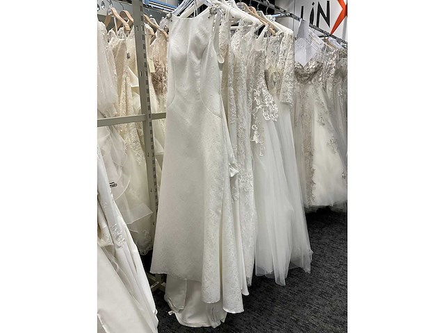 Rosa clara adriana alier bruidsjurken (34x) - afbeelding 13 van  58