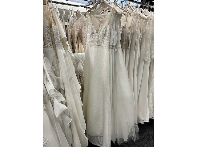 Rosa clara adriana alier bruidsjurken (34x) - afbeelding 56 van  58