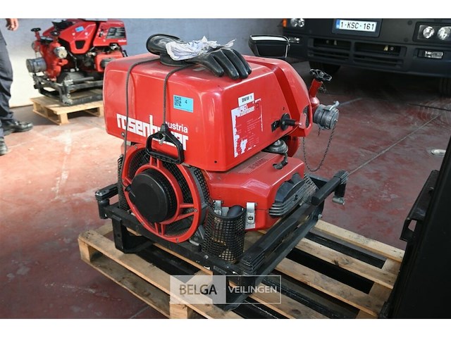 Rosenbauer pomp met bmw motor - afbeelding 1 van  9