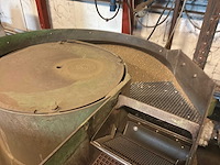 Rösler vibrerende massa afwerkmachine / vibrerende ontbraammachine trillende afwerkmachines - afbeelding 7 van  19