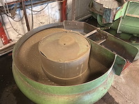 Rösler vibrerende massa afwerkmachine / vibrerende ontbraammachine trillende afwerkmachines - afbeelding 11 van  19