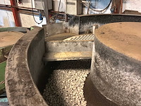 Rösler vibrerende massa afwerkmachine / vibrerende ontbraammachine trillende afwerkmachines - afbeelding 14 van  19