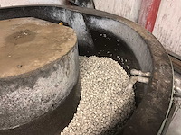 Rösler vibrerende massa afwerkmachine / vibrerende ontbraammachine trillende afwerkmachines - afbeelding 15 van  19