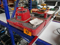 Roterende laserwaterpas + telescopische laserlat hilti - afbeelding 1 van  4